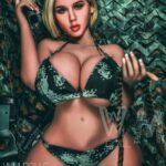 Klara - Curvy sex doll photoshoot