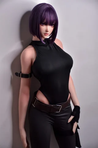 Hirano Rin 165cm wearing a black sleeveless bodysuit and dark pants, with purple hair and a confident pose.