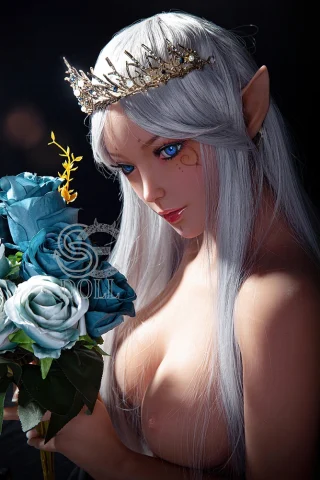 SED062 150-E Head #022 Amanda features long silver hair, pointed ears, and blue eyes, holding blue roses while wearing a crown.