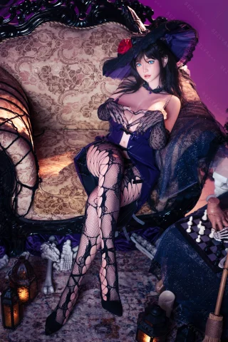Mandradora sits elegantly on a vintage couch, wearing a dark, alluring outfit with lace accents, fishnet stockings, and a wide-brimmed hat adorned with roses. The setting features rich colors and gothic elements.
