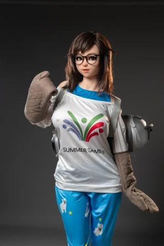 Lady40_1+GLD165G-112 doll features a playful outfit with a "Summer Games" shirt and fun pajama pants.