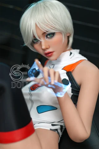 Seductive SED248 doll features a striking Kemeny head with stylish short hair and captivating blue eyes.