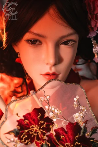 SES090-T165-C-Head143SO doll features intricate details and a captivating expression, perfect for collectors.